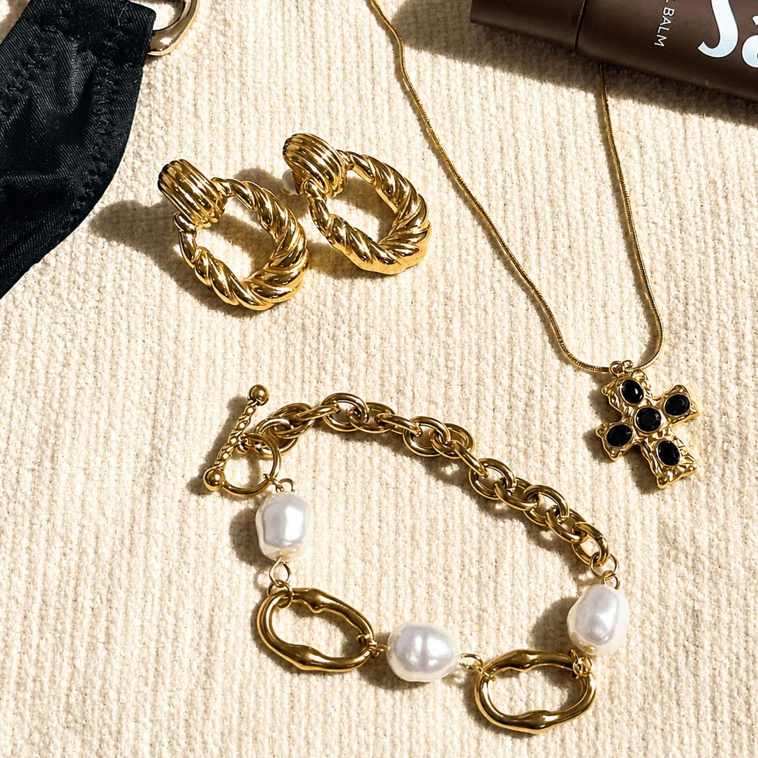 Lourdes Stud Earrings - Image 3