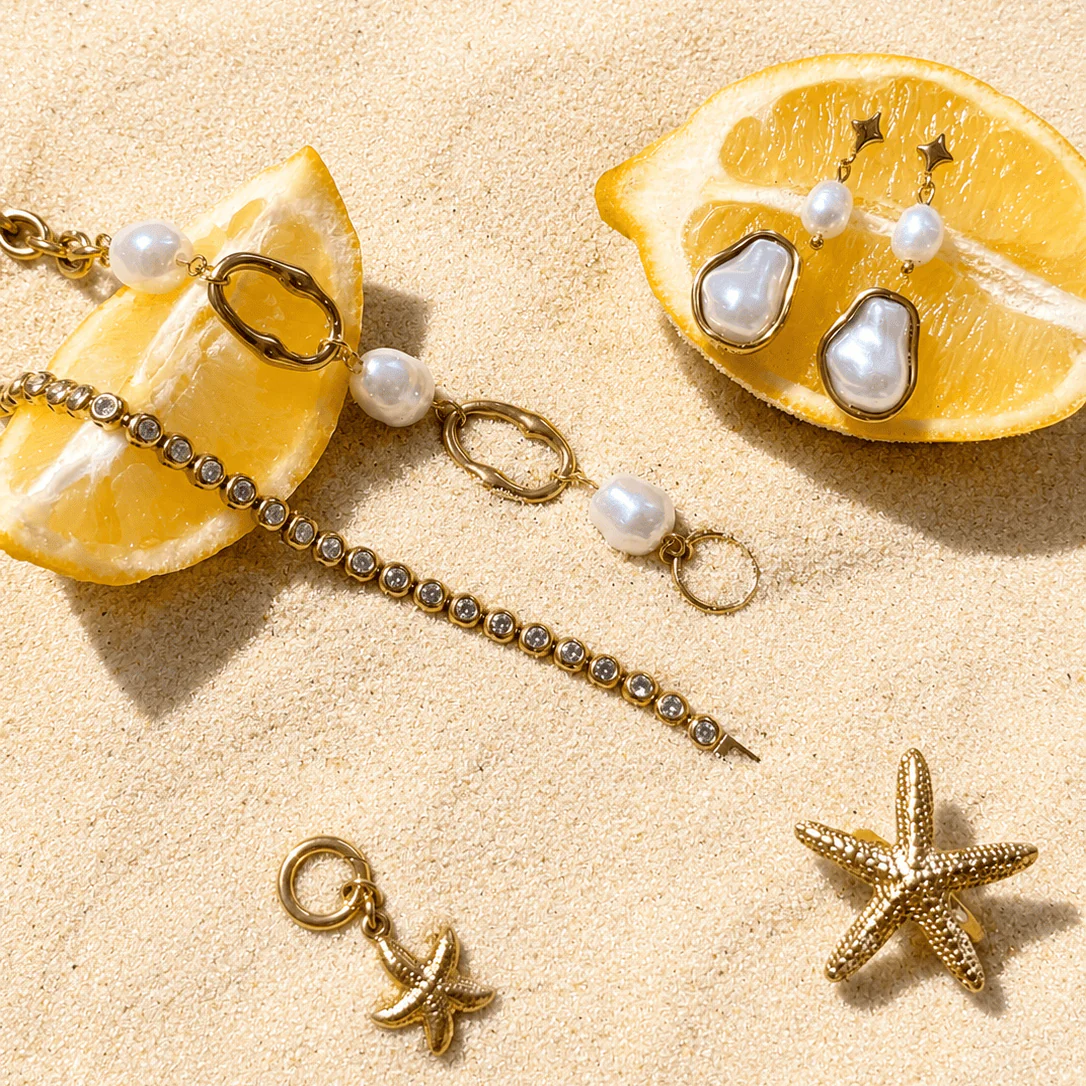 Laurel Pearl Stud Earrings - Image 3