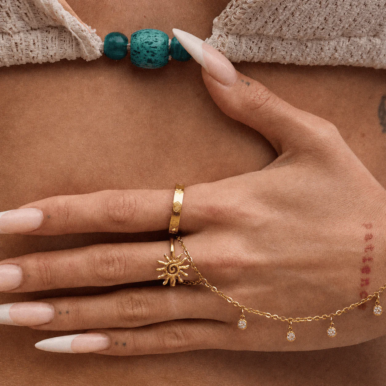 Manhattan Hand Chain Bracelet - Image 5